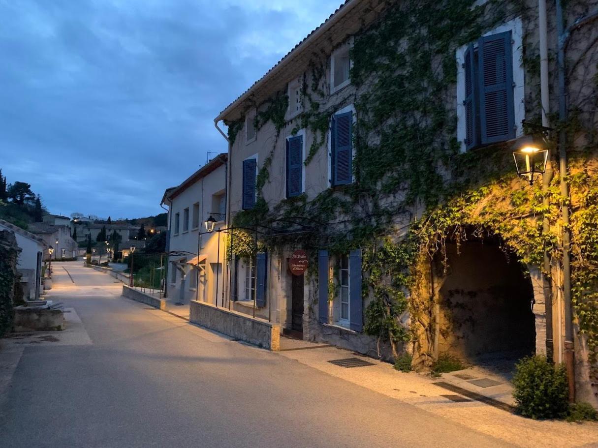 Chambres Et Table D'Hotes Au Brabo Mormoiron Exterior photo
