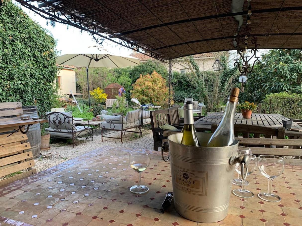 Chambres Et Table D'Hotes Au Brabo Mormoiron Exterior photo