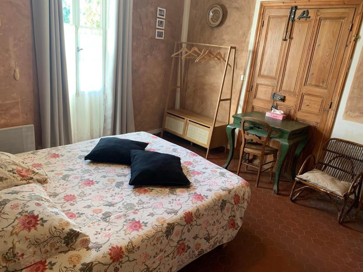 Chambres Et Table D'Hotes Au Brabo Mormoiron Exterior photo